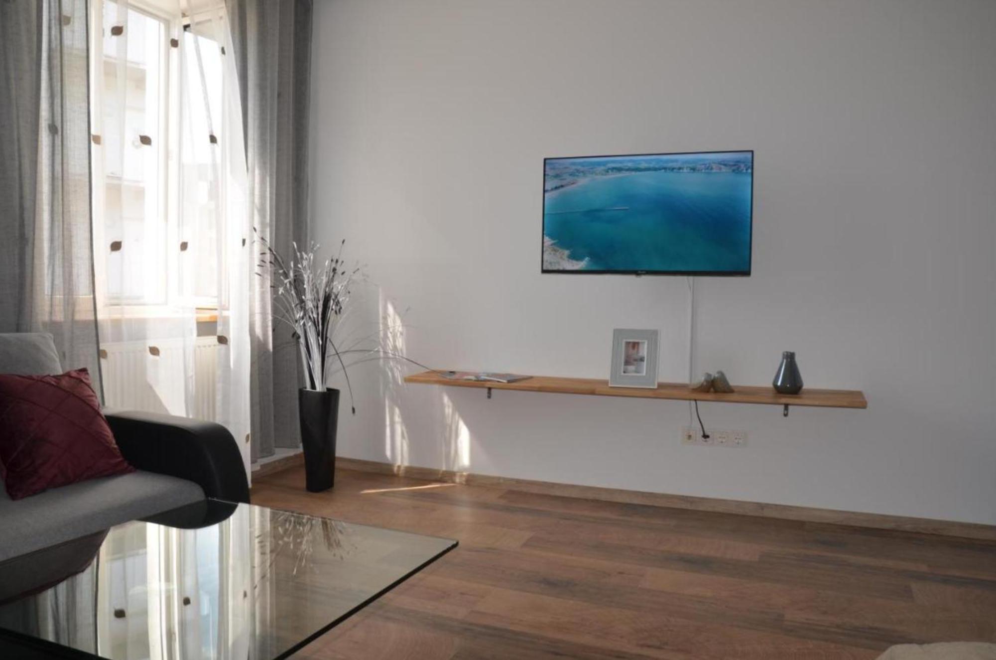 Vega - Free Parking - Self Checkin Apartment Graz Bagian luar foto